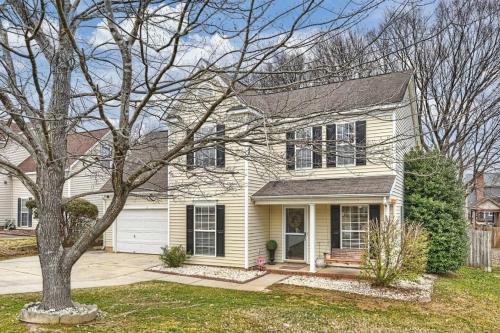 Charlotte 4BR Cozy Retreat in Charlotte, United States