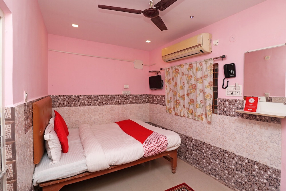 Oyo 29430 Hotel Kunal in Durg, India