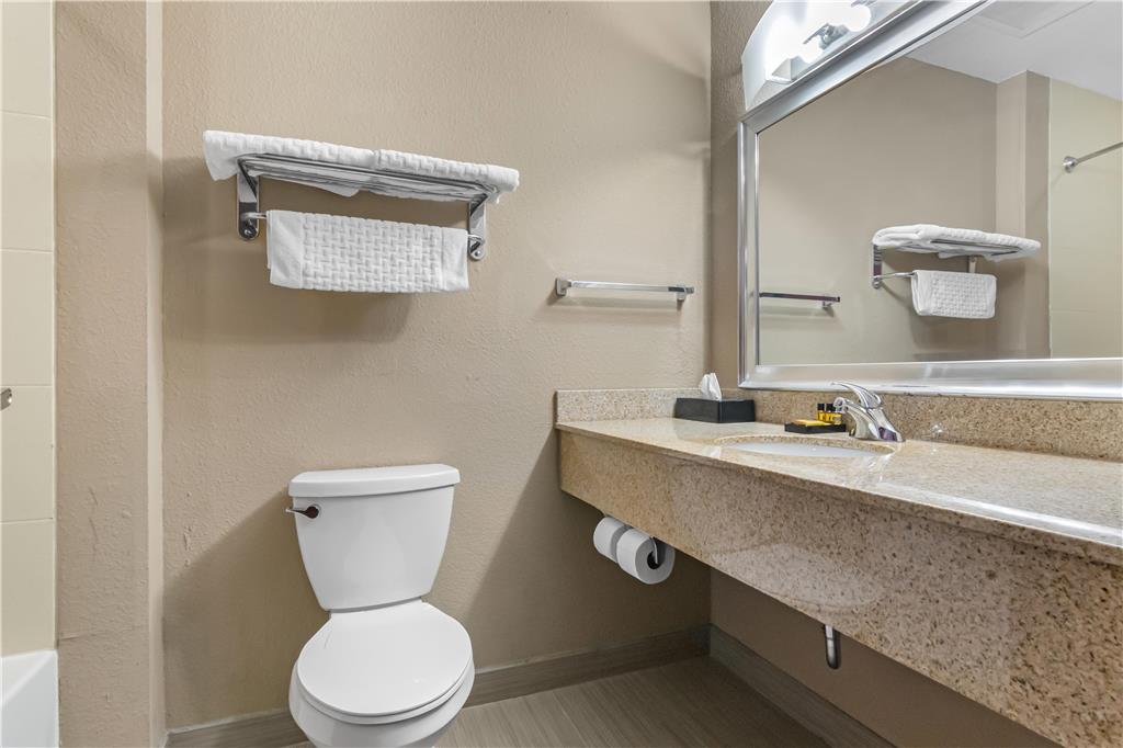 Best Western Plus Hiawatha Hotel - photo 30