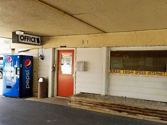 Wolds Motel Mt. Pleasant - photo 13