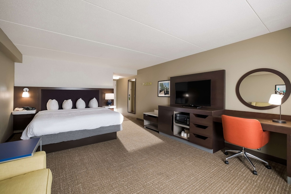 Hampton Inn McHenry - photo 8