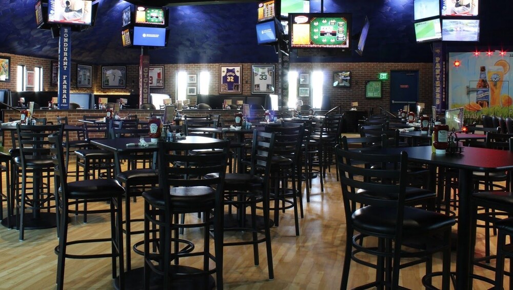 Adventureland Inn - photo 14