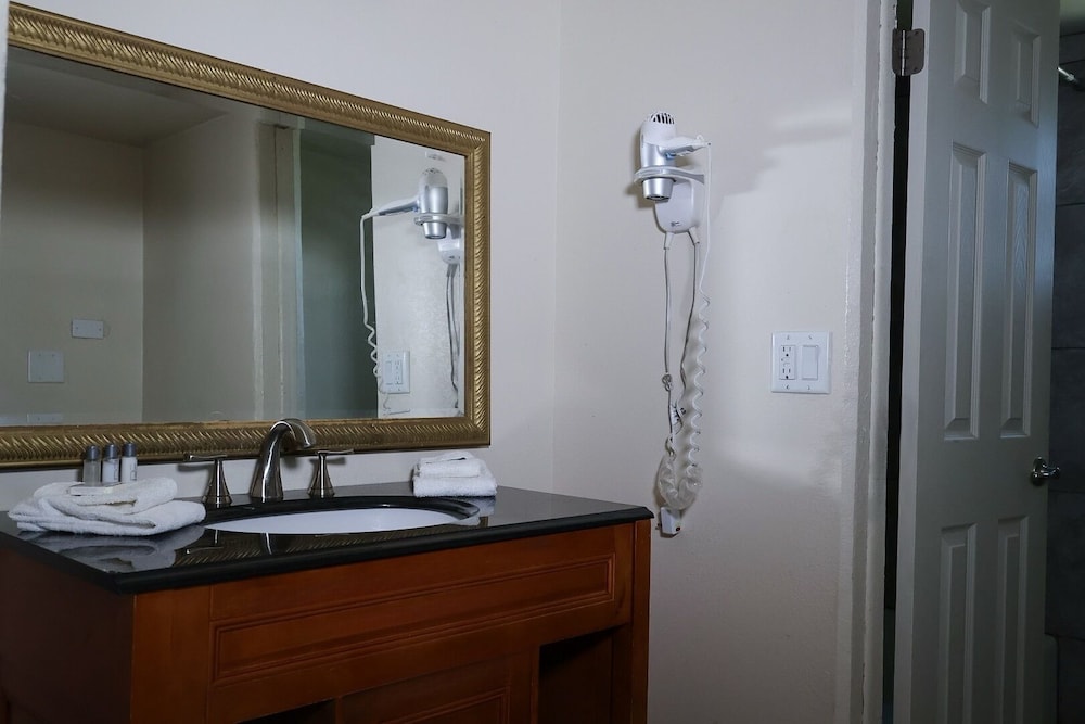 La Junta Inn - photo 24