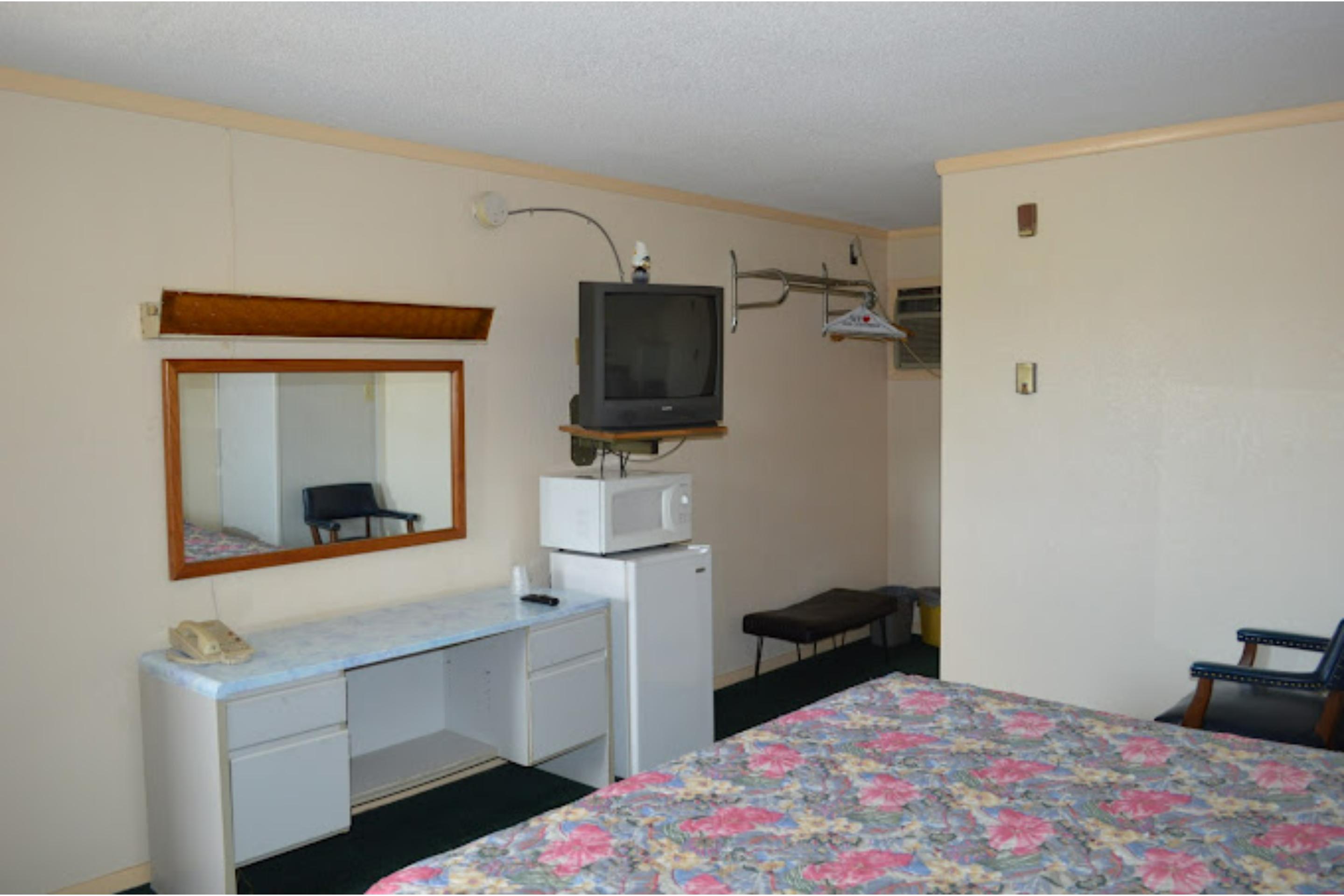 Capri Motel By OYO Elwood Wathena - photo 16