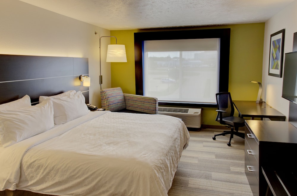 Holiday Inn Express Hotel & Suites Le Mars by IHG - photo 12