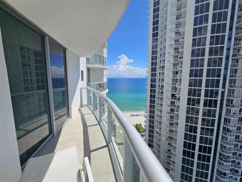 Mare 1708 A — 4-Star Luxury Hotel in Aventura, United States