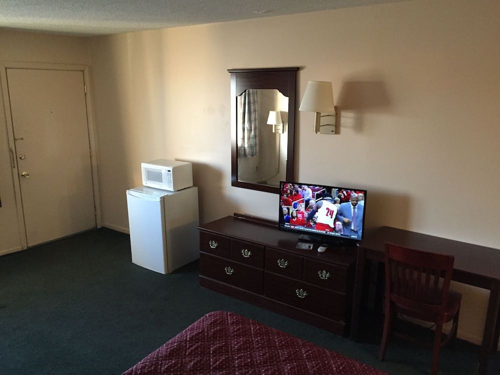 Slumber Inn Of Harrisonville - photo 13