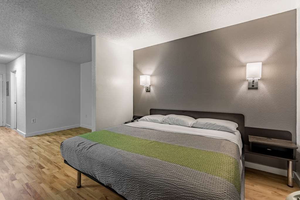 Studio 6 Dallas TX - photo 5