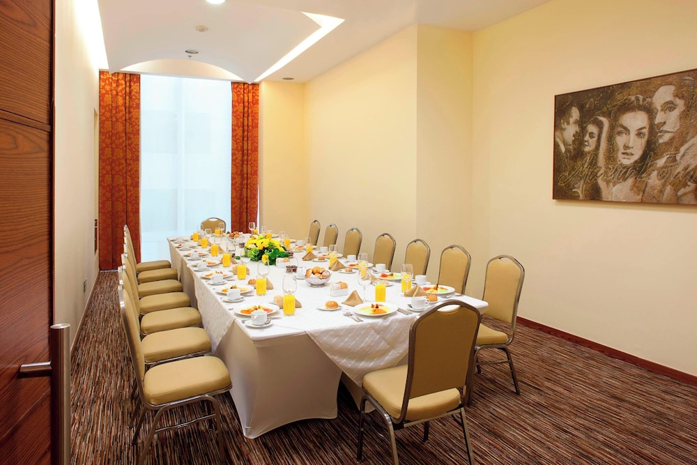 Meeting facility
