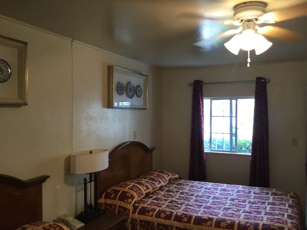 Jerry's Motel Oakdale - photo 9
