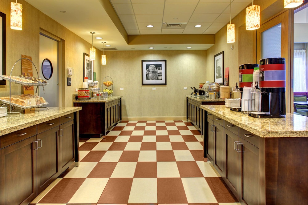Hampton Inn & Suites Coconut Creek - photo 2