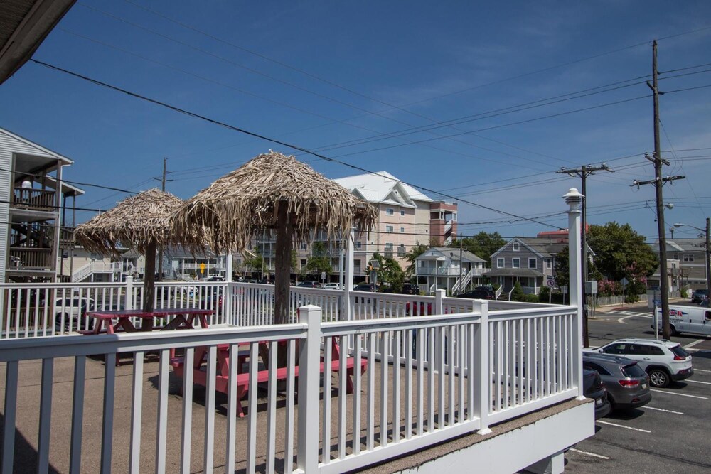 Blue Wave Inn - photo 20
