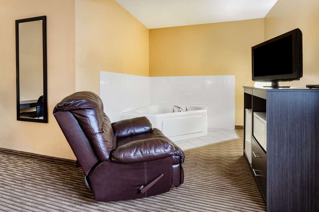 Super 8 by Wyndham Fort Dodge IA - photo 32