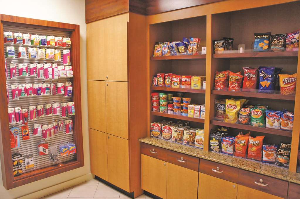 La Quinta Inn & Suites by Wyndham Nashville Airport Opryland - photo 64