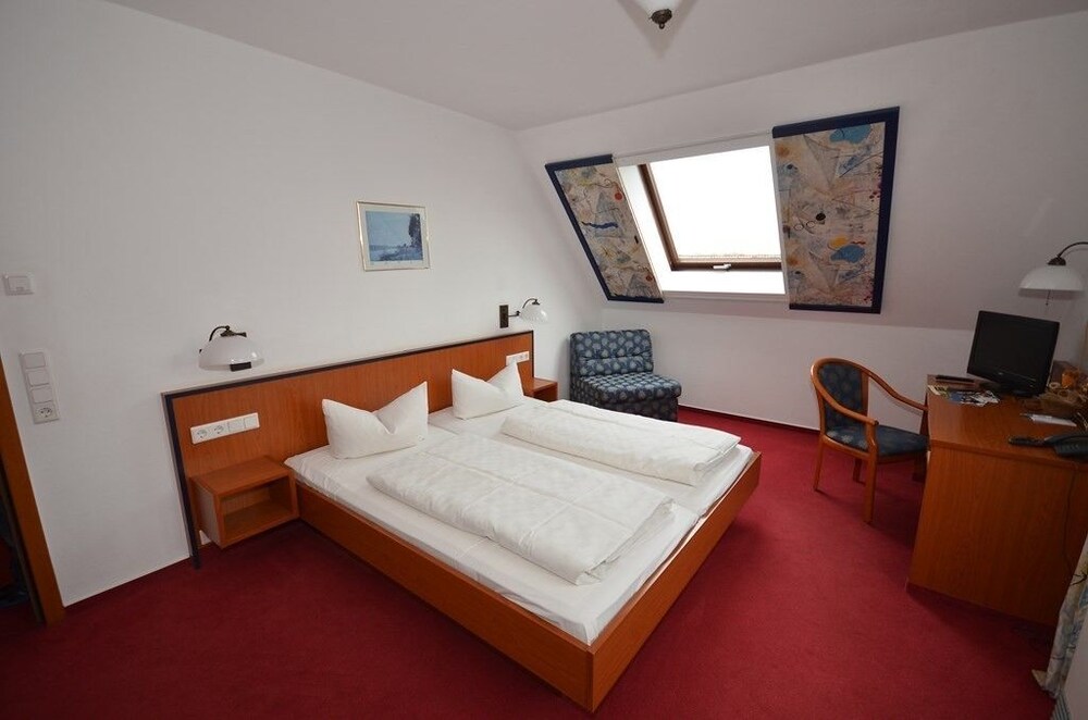 Parkschlößchen Hotel — Bad Liebenwerda — photo 5