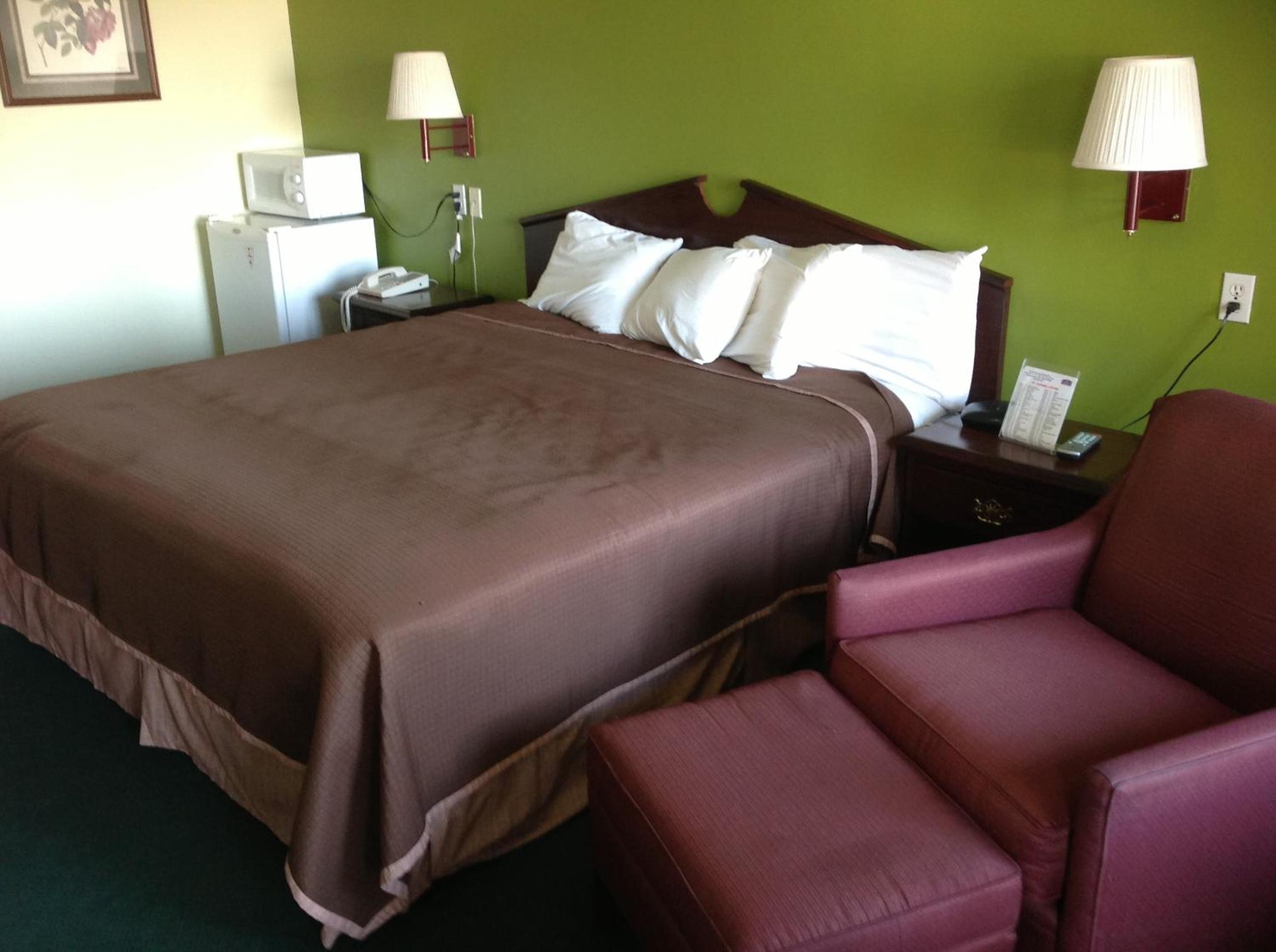 Howard Johnson by Wyndham Grand Prairie Near Lone Star Park - photo 22