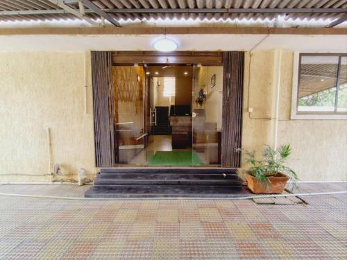 Hotel Sai Paradise