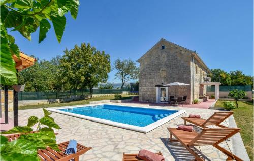 3 Bedroom Cozy Home In Hrvace — 4-Star Luxury Hotel in Hrvace, Croatia