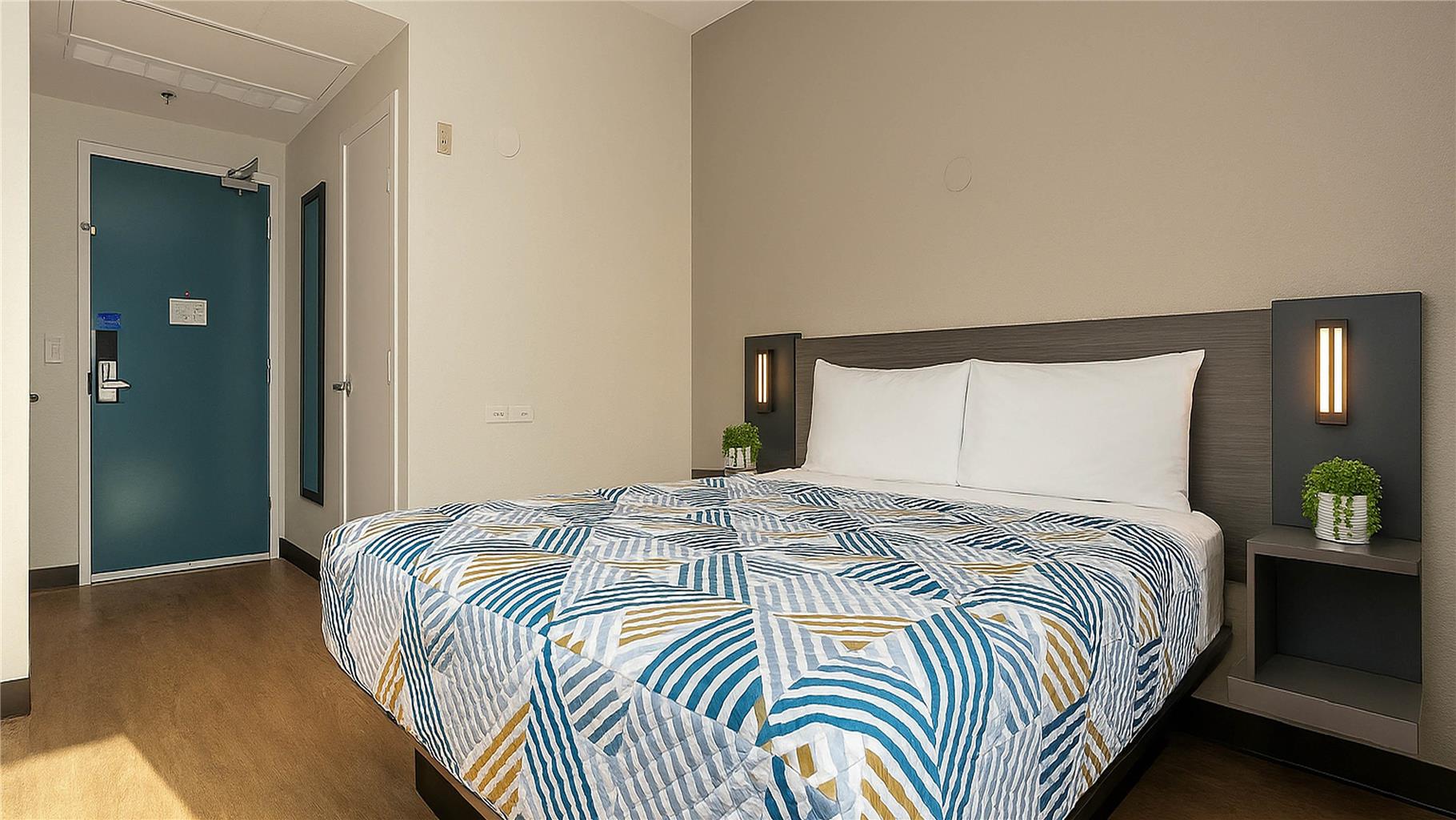Motel 6 San Diego CA Downtown - photo 17