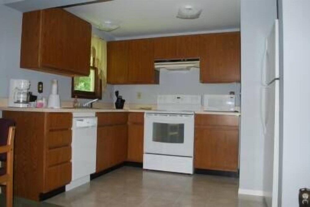 Black Hills Inn & Suites - photo 10