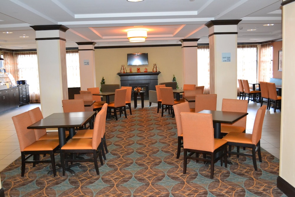 Holiday Inn Express Hotel & Suites Selinsgrove by IHG - photo 23