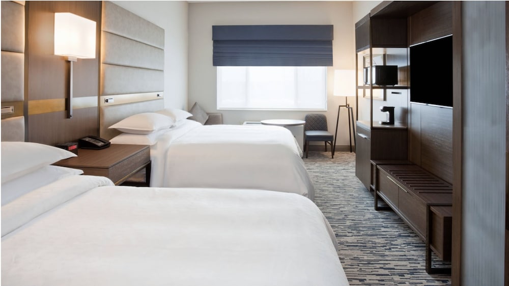 Sheraton St. Paul Woodbury Hotel - photo 4