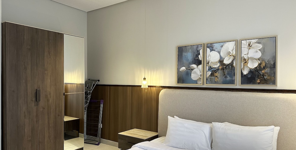 Kease Ar Rabi D8 2 Royal Design GZ15 — 4-Star Luxury Hotel in Riyadh, Saudi Arabia