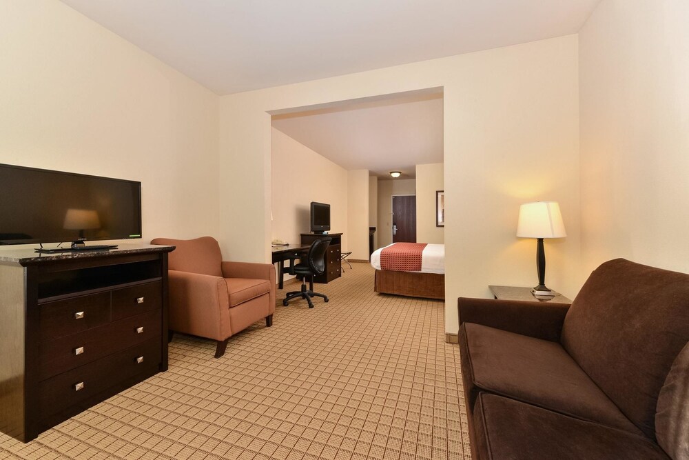 Express Inn & Suites - photo 15