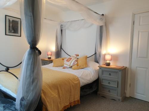 Quaint cottage near to town beach and station — 4-Star Luxury Hotel in Exmouth, United Kingdom