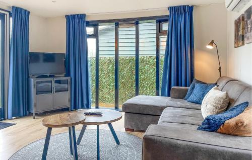 Amazing Stacaravan In Zeeland — 4-Star Luxury Hotel in Zeeland, Netherlands