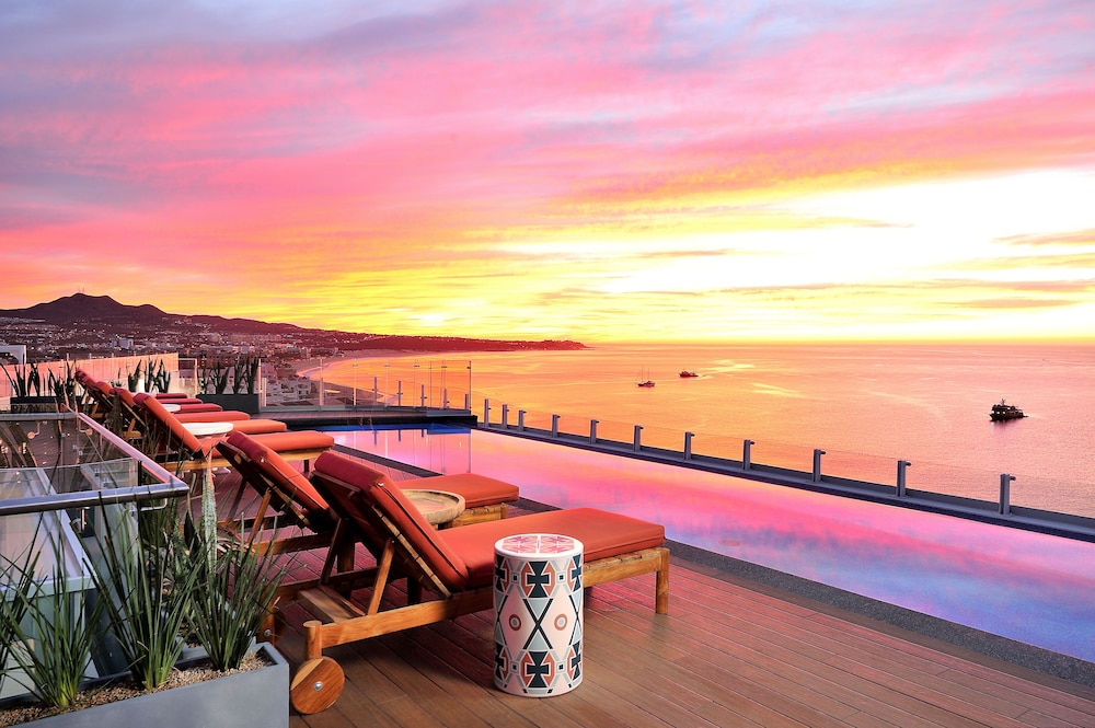 Rooftop pool