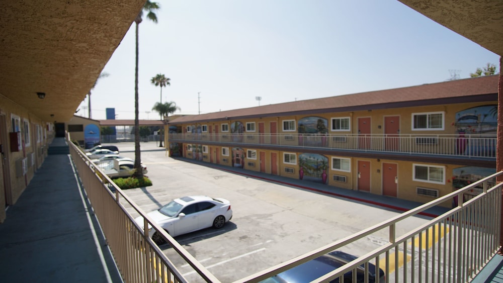 Los Angeles Inn & Suites LAX - photo 39
