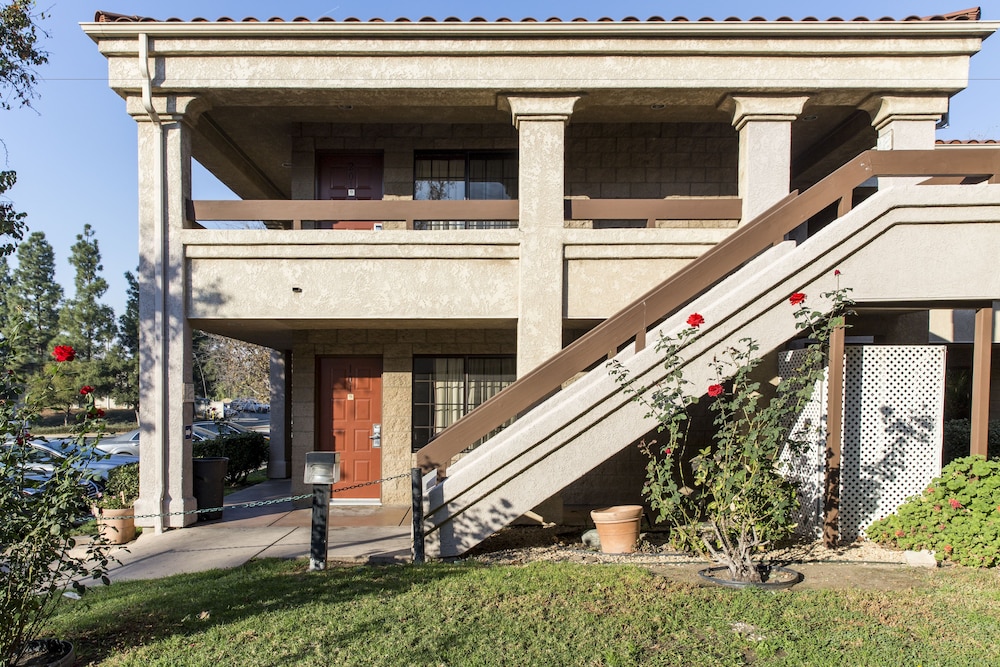 Premier Inns Thousand Oaks - photo 37
