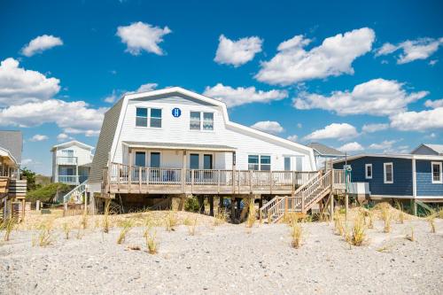 Divine Intervention by Oak Island Accommodations - featured photo