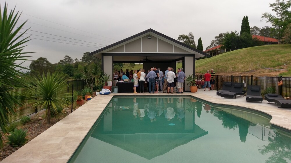 Sovereign Hill Country Lodge — 4-Star Luxury Hotel in Greta, Australia