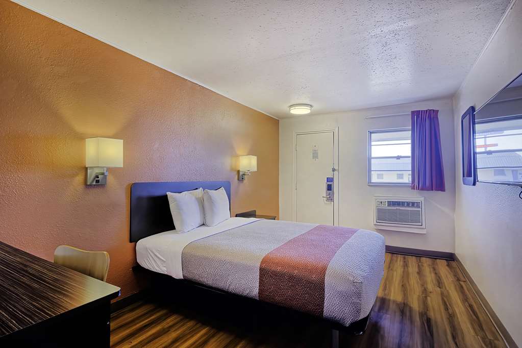 Motel 6 Sullivan MO - photo 15