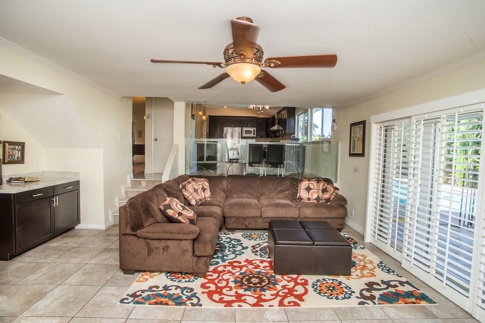 Luxurious 4BR 9m to Las Vegas Strip - photo 5