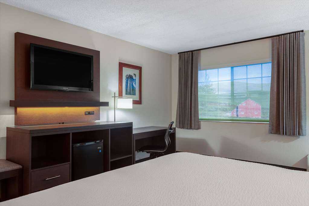 Ramada by Wyndham Spokane Airport - photo 13