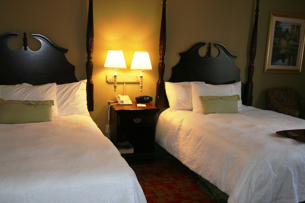 Hampton Inn Canton - photo 20