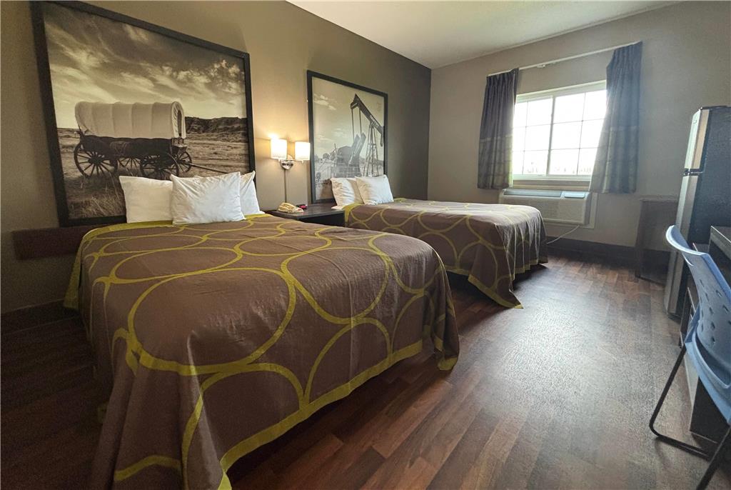 Super 8 by Wyndham Grayville - photo 12