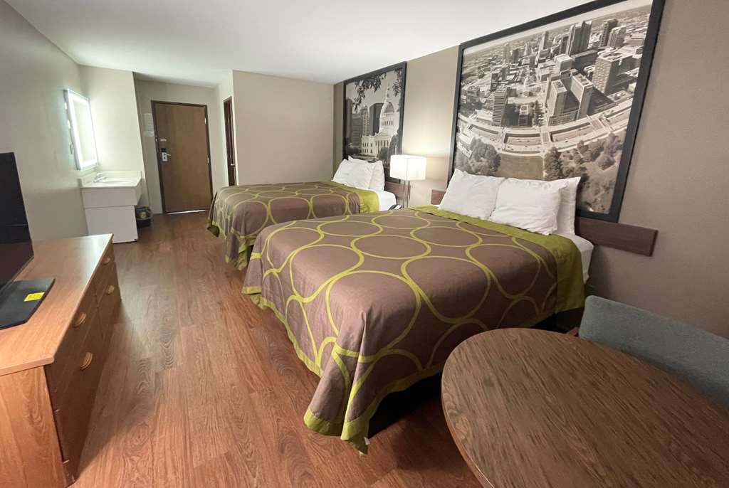 Super 8 by Wyndham Eureka Six Flags Nearby - photo 20