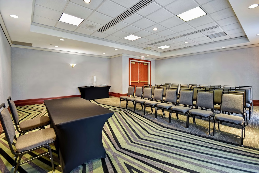 Embassy Suites Little Rock - photo 88