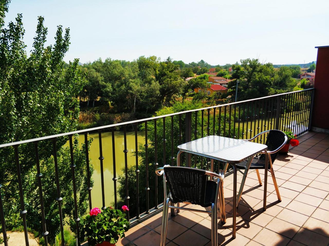 Hotel Puerta del Arco — hotel in Tudela De Duero