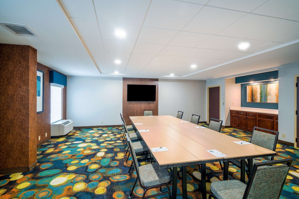 Spark by Hilton Bardstown - photo 27