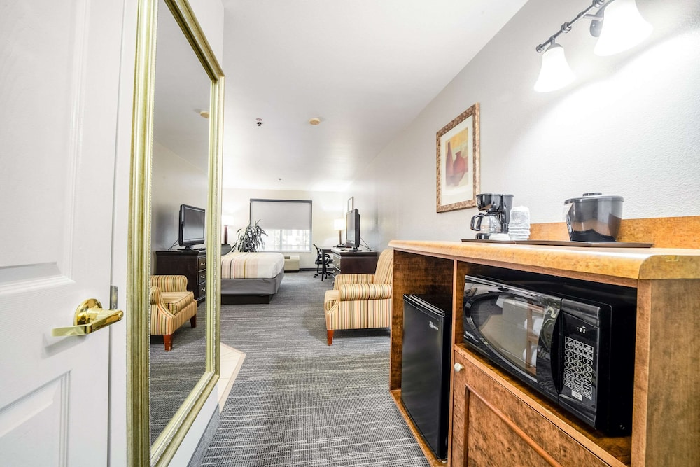 Country Inn & Suites by Radisson Ontario at Ontario Mills CA - photo 52