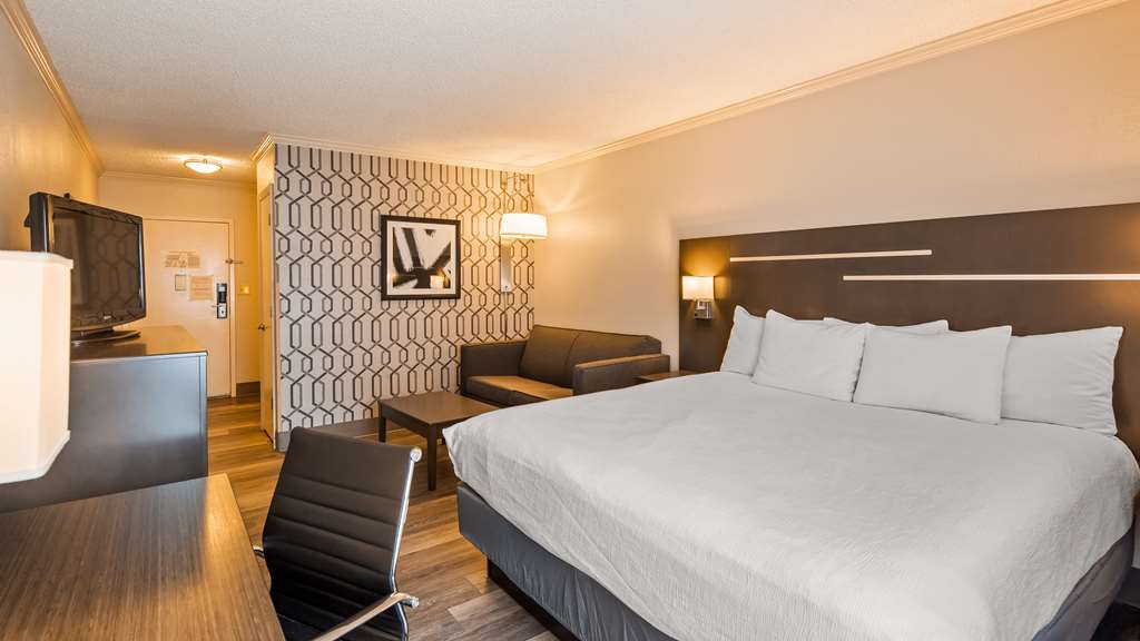 Best Western Plus Morristown Conference Center Hotel - photo 8