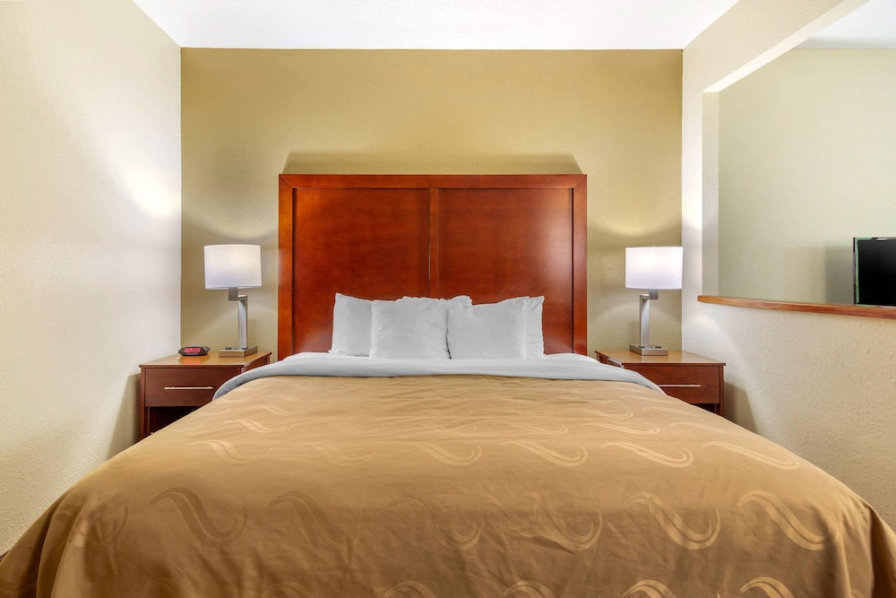 Quality Inn & Suites Olde Town - photo 9