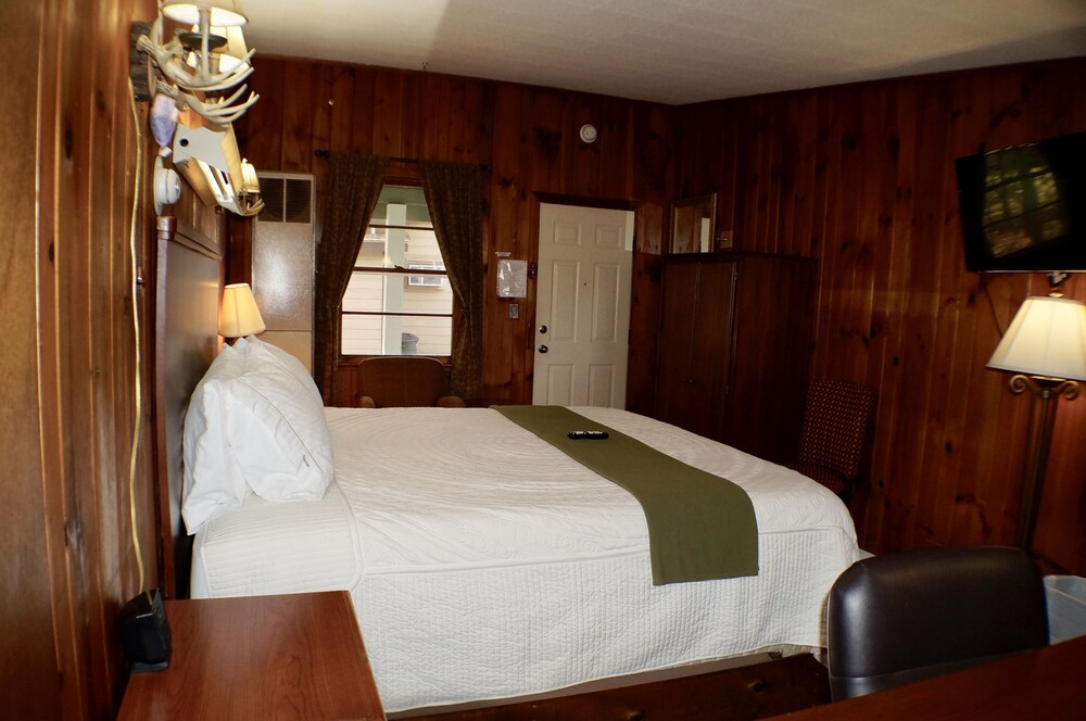 CedarWood Inn - photo 56