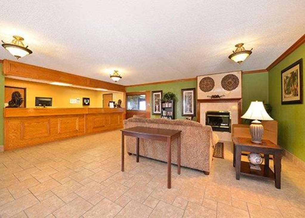 Quality Inn & Suites Grinnell near University - photo 3