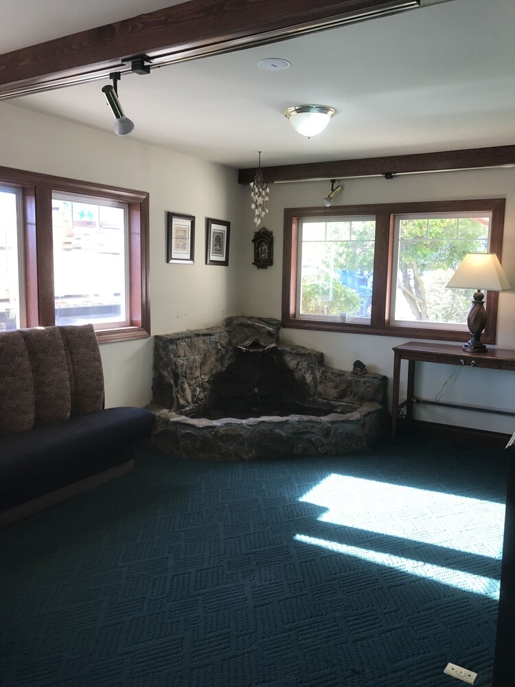 Nirvana Inn & Grill - photo 25